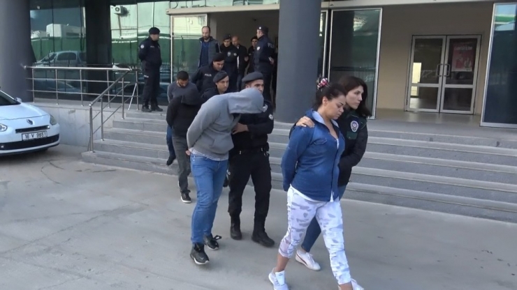 Adliyeye Sevk Edilen Uyuşturucu Zanlısı, "Pişmanız Bir Daha İçmeyeceğiz"