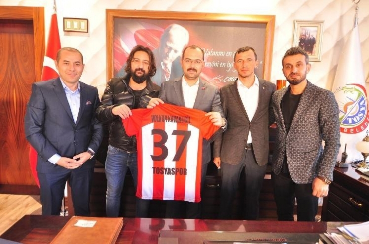 Tosyaspor’dan Kaymakam Pişkin Ve Başkan Kavaklıgil’e Forma