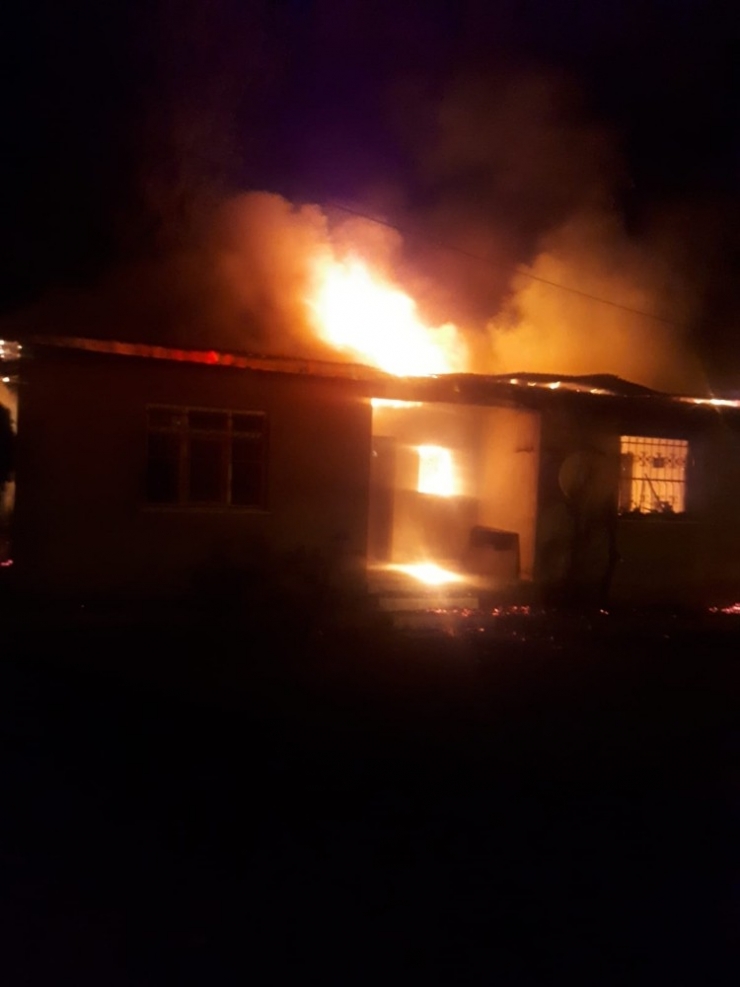 Iğdır’da Korkutan Yangın