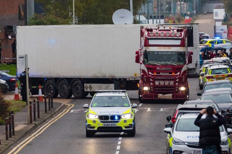 İngiltere’de Bir Tırda Ölü Bulunan 39 Kişinin Kimlikleri Belli Oldu