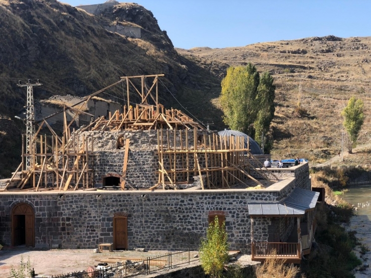 Kars’ta Mazlumağa Hamamı’nın Restorasyon Çalışmaları Sürüyor