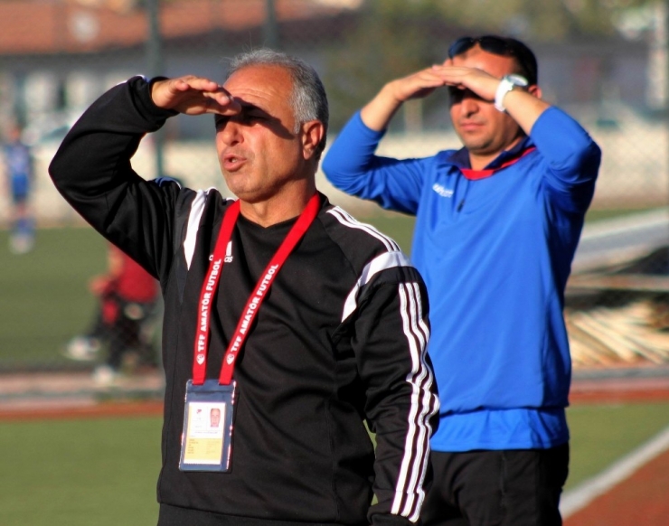 Develispor Teknik Direktörü Ahmet İzgi: “Şampiyon Olmaya Kararlıyız”