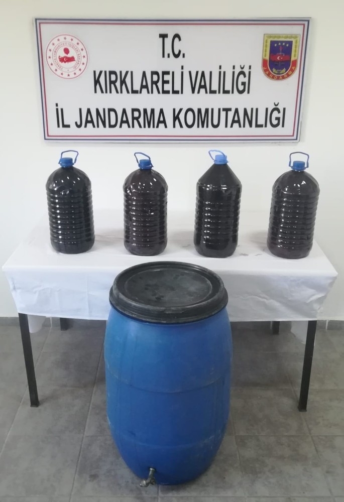 Jandarma Ekipleri Kaçak Şarabı Garaj Zulasında Buldu