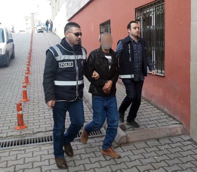 Babasını Öldüren Sanığa Kardeşinden “İnşallah İçeride Geberirsin” Tepkisi