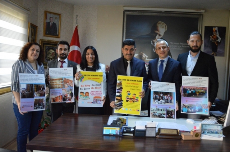 Manisa’da ‘Bir Kitap Da Benden Olsun’ Projesi