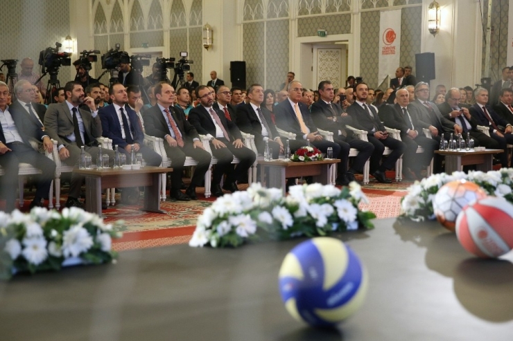 Bakan Kasapoğlu Ve Bakan Selçuk 4 Spor Dalında Ter Döktü