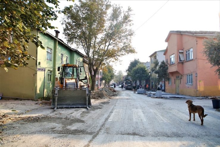 Suat Yalkın Caddesi’nde Çalışmalar Devam Ediyor