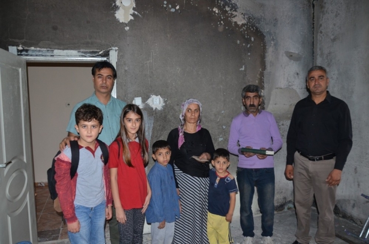 Yanan Evden Komşularının Uyarısıyla Çıktılar