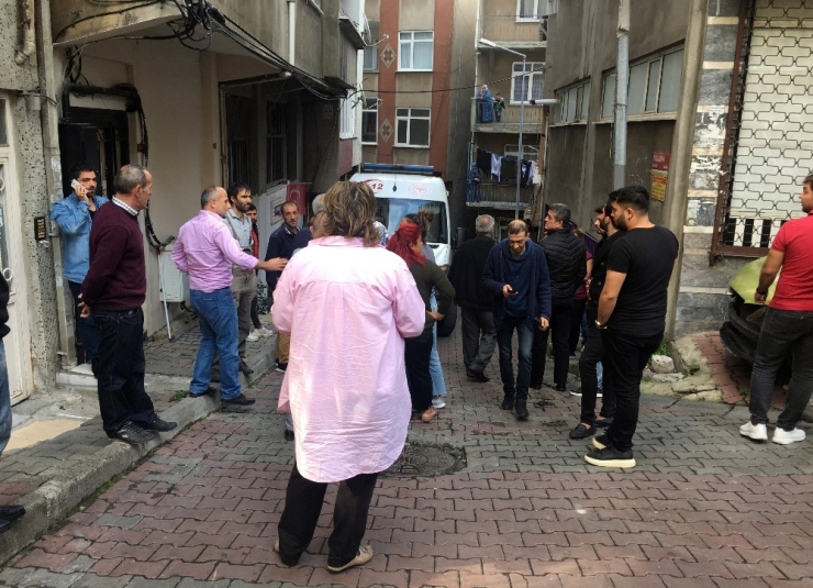 Depremde Hasar Gören Evine Yıkım Kararı Verilince İntihara Kalkıştı