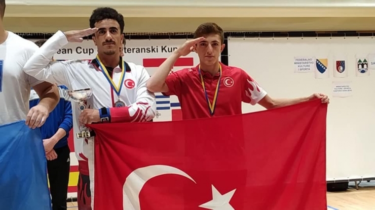 Vanlı Halterci Bosna Hersek’ten Madalyayla Döndü