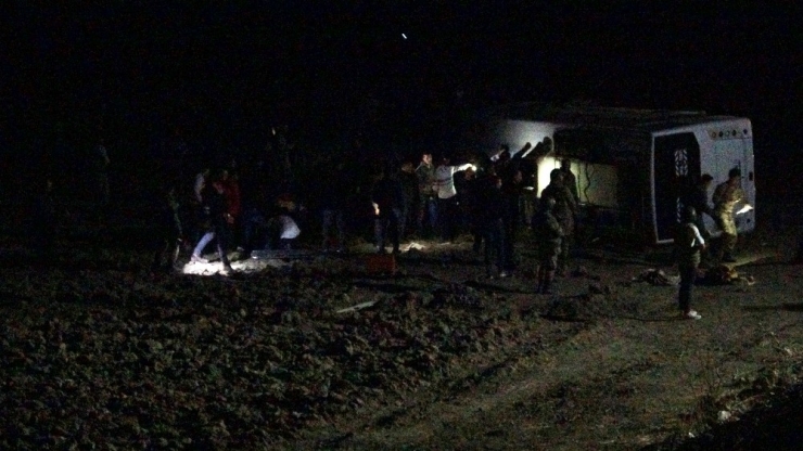 Van’da Askeri Araç Kaza Yaptı: 26 Yaralı