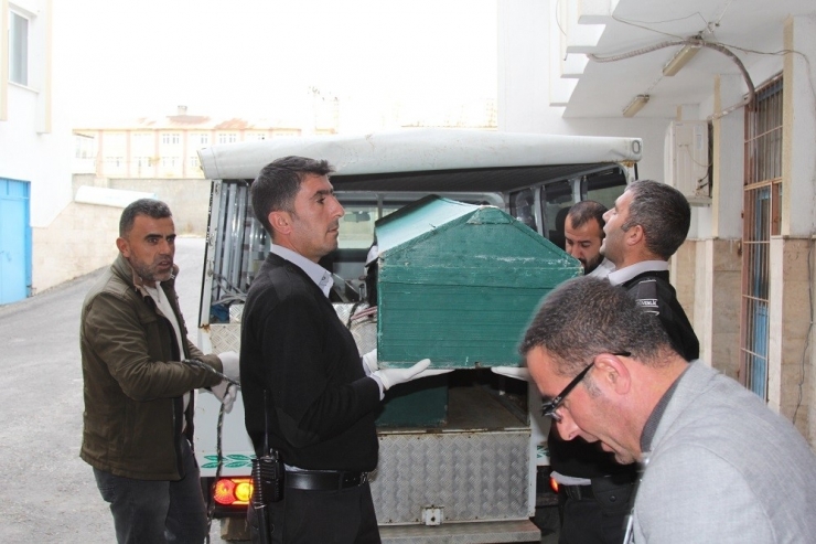 İran Sınırında Biri Çocuk 2 Kişinin Cesedi Bulundu