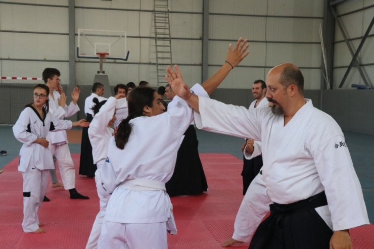 Üniversite Öğrencilerine Aikido Dersi