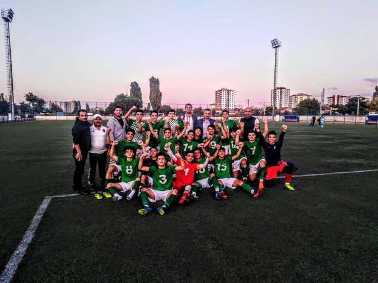 Cumhuriyet Kupasını Kayseri Şekerspor Kazandı