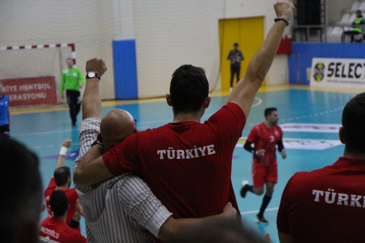 2021 Erkekler Dünya Hentbol Şampiyonası: Estonya: 29 - Türkiye: 33