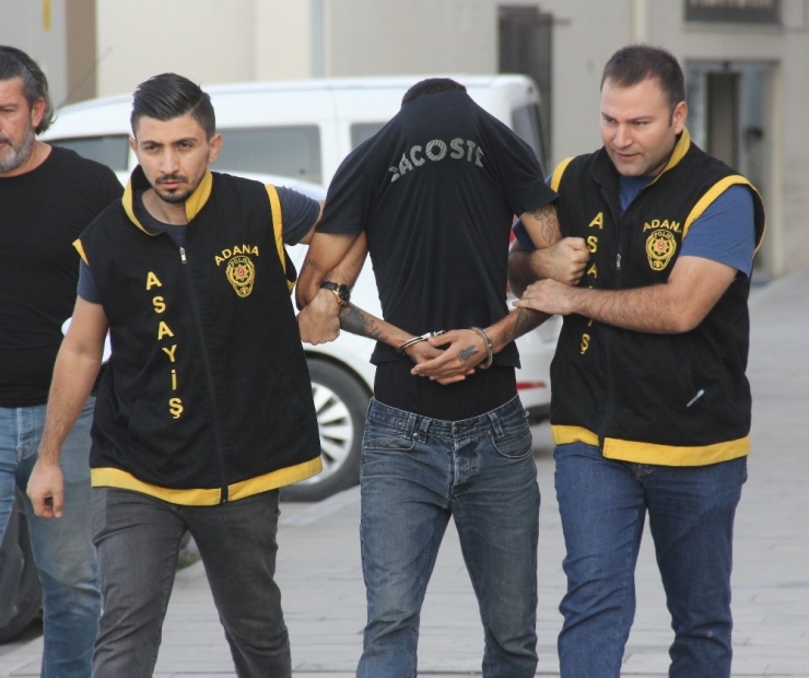 Çocuğun Cep Telefonunu Elinden Alıp Kaçtı