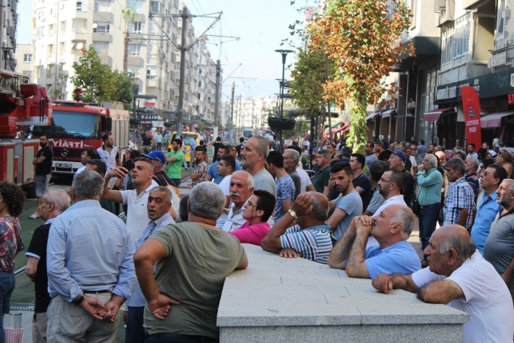 Yangını Film Gibi İzlediler