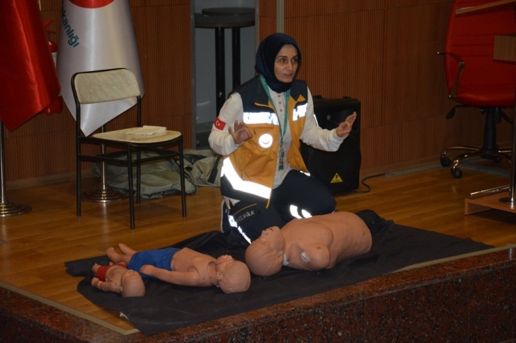 İlkyardım Ekiplerine Uygulamalı Eğitim Verildi