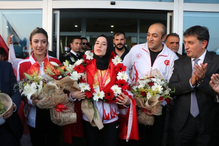 Milli Sporcu Hayriye Türksoy: “Türk Sporcuları Herkes Asker Selamı İle Tanıyor”