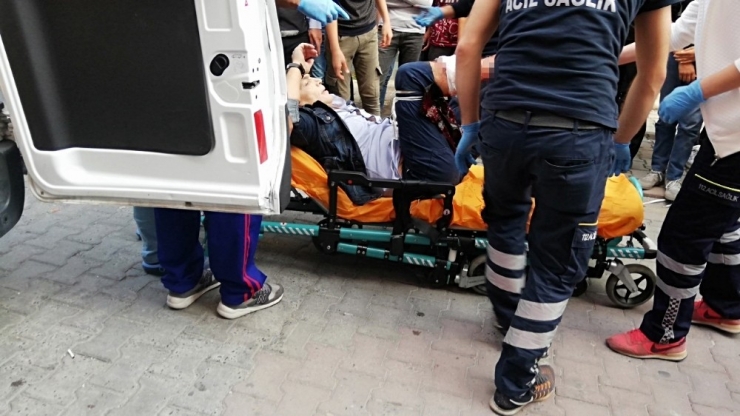 Esenyurt’ta Bir Adam Sokak Ortasında Silahla Vuruldu