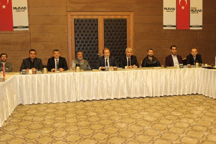 İş Adamlarına "Kurumsallaşma Ve Aile Anayasası" Anlatıldı