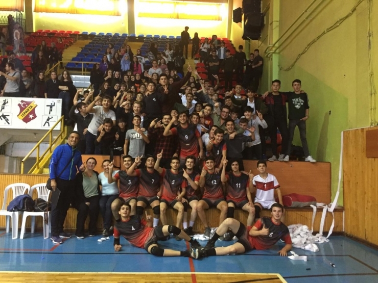 Voleybola Gazi Damgası