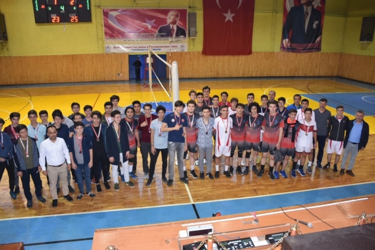 Voleybola Gazi Damgası
