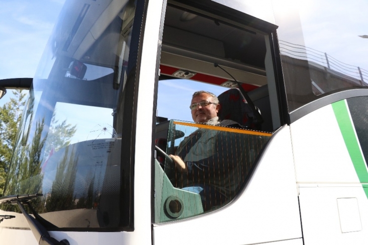 44 Yaşındaki Baba Oğlu İle Aynı Üniversitede Okuyor