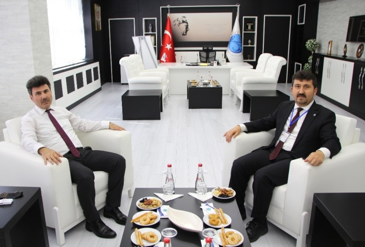 Rektör Karacoşkun Türkiye Yazarlar Birliği Başkanı Arıcan’la Bir Araya Geldi