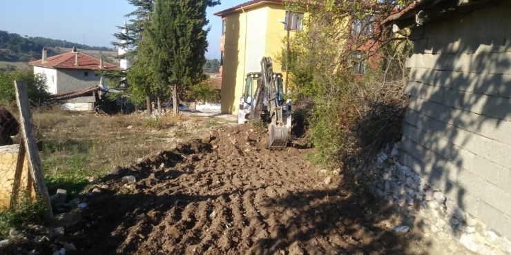 Mahallelerde Yeni Yollar Açılıyor