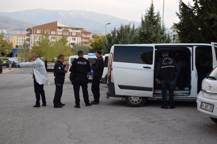 Emekli Polis Khk İle İhraç Edilen Polis Memurunu Silahla Yaraladı