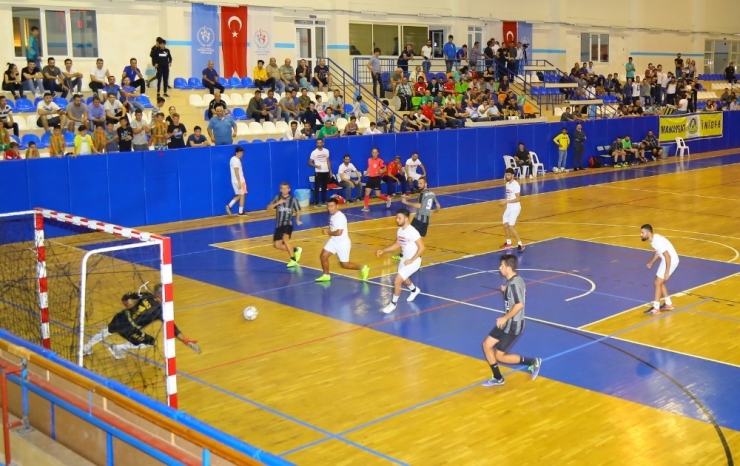 Futsal Turnuvasında Şampiyon Manavgat 07 Spor Oldu