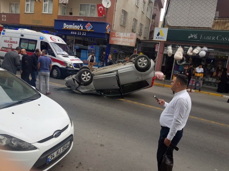 Anne İle Küçük Kızının Ölümden Döndüğü İnanılmaz Kaza Kamerada