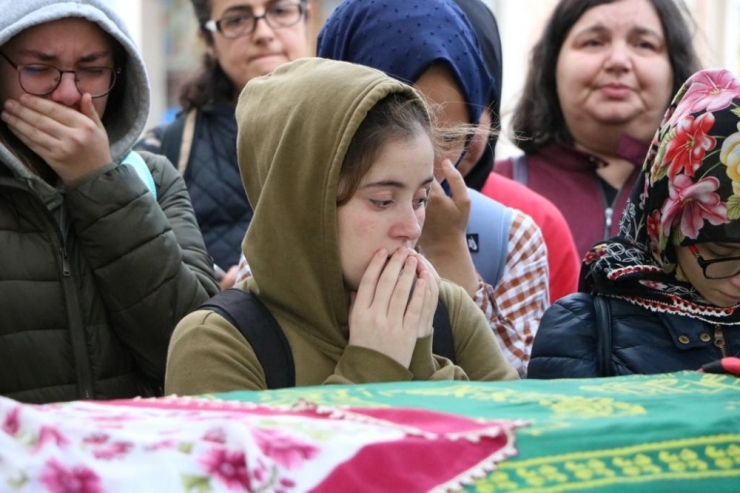 Kazada Ölen Lise Öğrencisi Son Yolcuğuna Uğurlandı