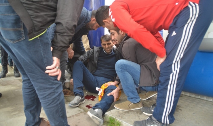 Atm’den Para Çekmek İçin Beklerken Silahlı Saldırıda Yaralandı