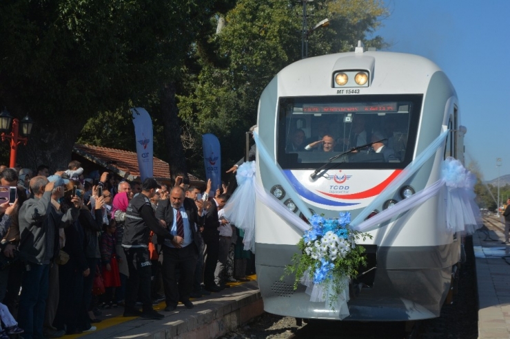 Asker Selamını Verdi, Müjdeleri Peş Peşe Sıraladı