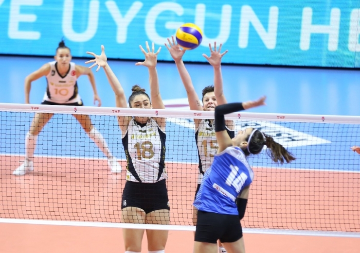 Vakıfbank’tan Ligde Dördüncü Zafer
