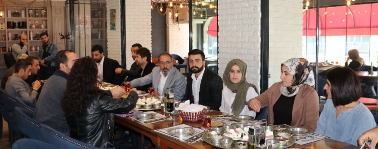 İpekyolu Belediyespor Kulübü Basınla Bir Araya Geldi