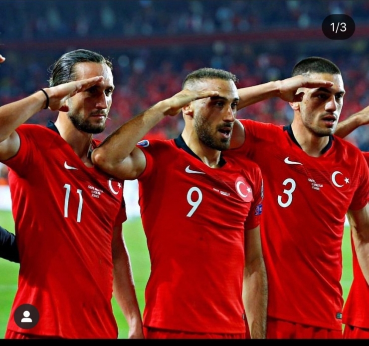 Asker Selamı Paylaştı, Takımdan Kovuldu