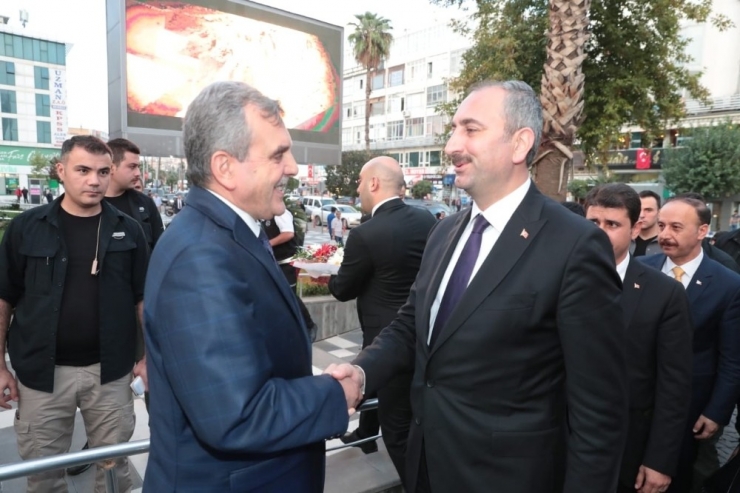 Bakan Gül, Beyazgül İle Bir Araya Geldi