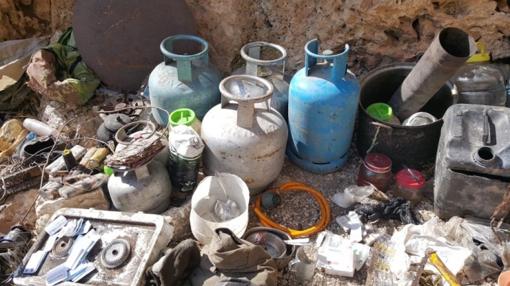 Erzincan’da Terör Sığınak Ve Barınakları İmha Edildi