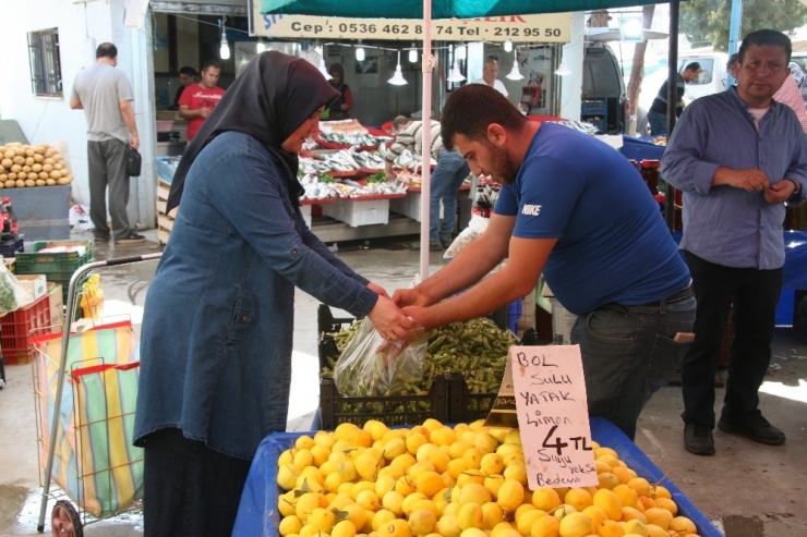 Pazarlarda Yazlık Meyve Ve Sebzeler Yerlerini Kışlıklara Bıraktı