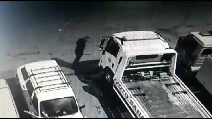 9 Araçtan Akü Çalan Hırsızlar Yakalandı