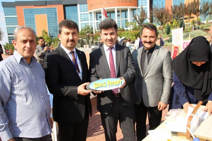 Üniversitede Öğrenci Toplulukları Kendilerini Tanıttılar