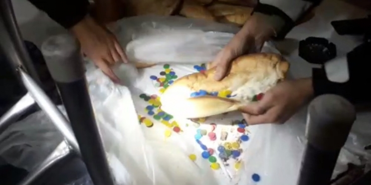 Ekmek İçinden Tombala Pulu Çıktı