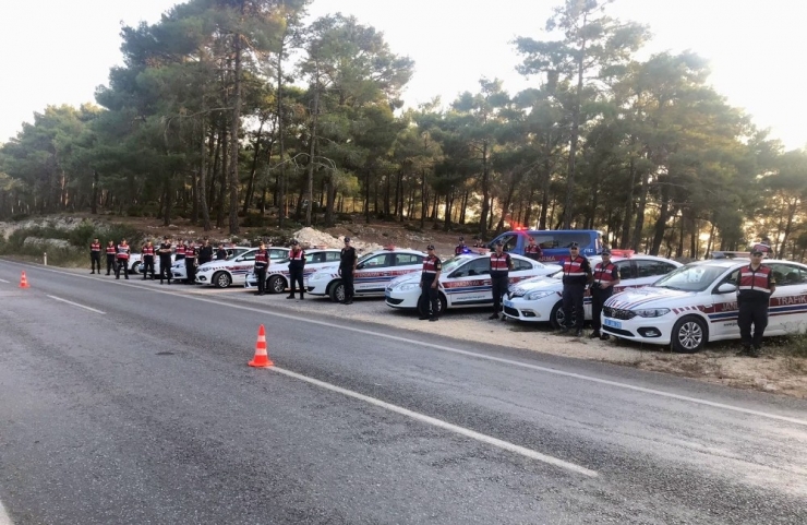 Jandarmadan Erdemli’de Trafik Denetimi