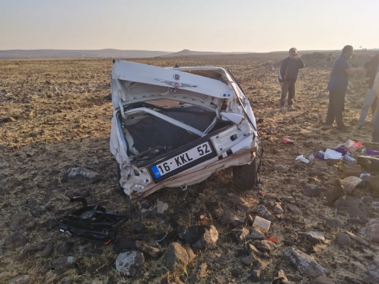 Otomobilde Sıkışan Sürücüyü İtfaiye Kurtardı