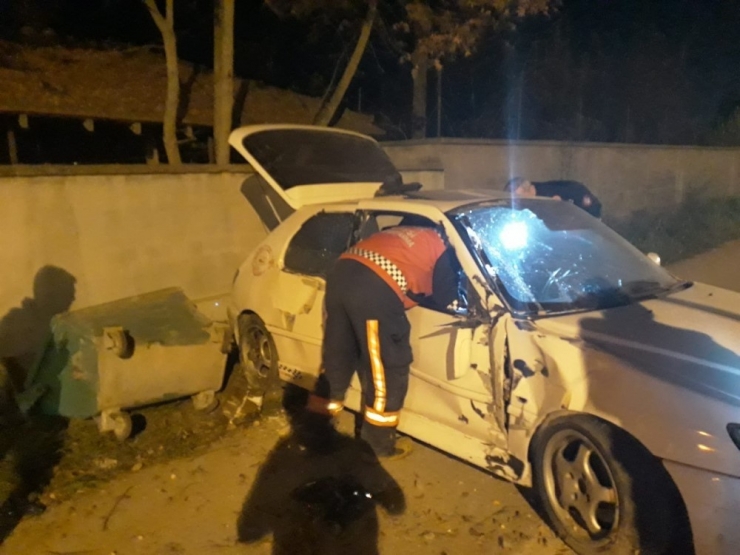 Babasının Arabasıyla Kaza Yaptı, Aracı Kaza Yerinde Bırakıp Kaçtı