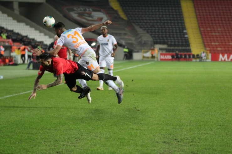 Süper Lig: Gaziantep Fk: 1 - Alanyaspor: 1 (Maç Sonucu)