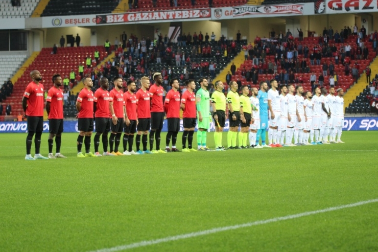 Süper Lig: Gaziantep Fk: 0 - Alanyaspor: 1 (İlk Yarı)